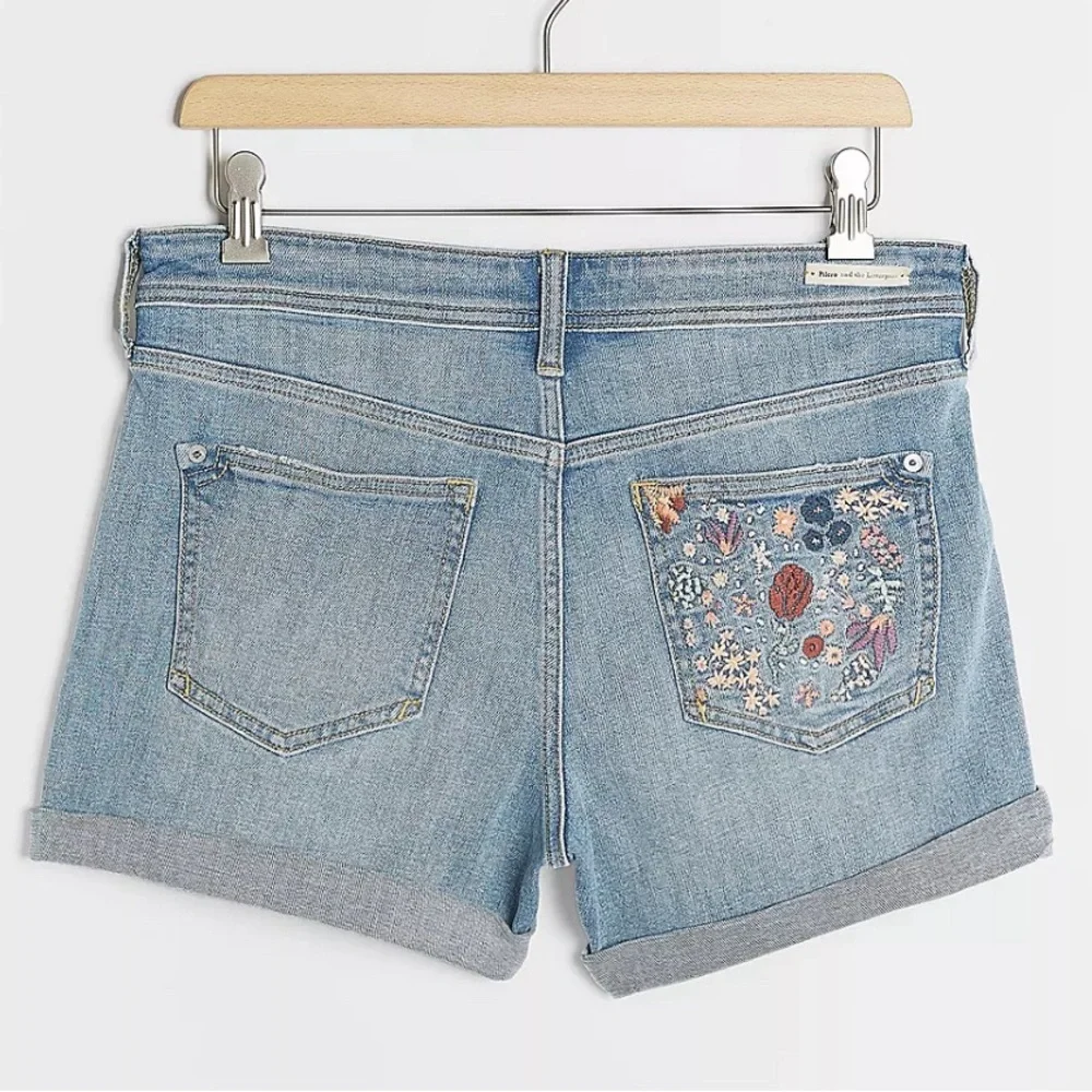 NEW Anthropologie Pilcro Floral Embroidered High-Rise Slim Boyfriend Shorts 32